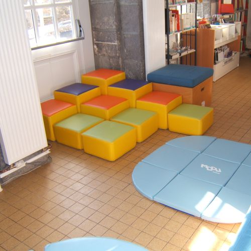 Palco per scuola materna - ANGLE PODIUM 3 - Modugame - MG Sport
