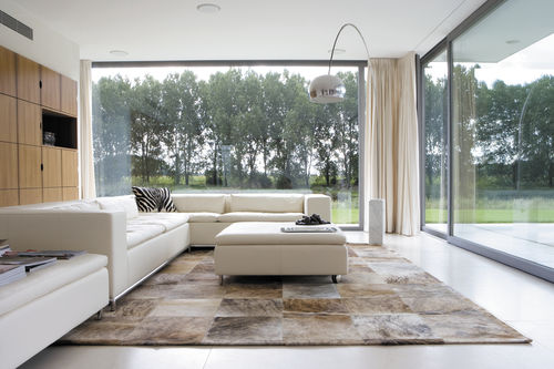 Tappeto contemporaneo - PINTO  - Limited edition - a quadretti / patchwork / in pelle di mucca