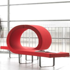 Divanetto imbottito design originale - LOOP - DPC - in tessuto / con supporto in metallo / contract