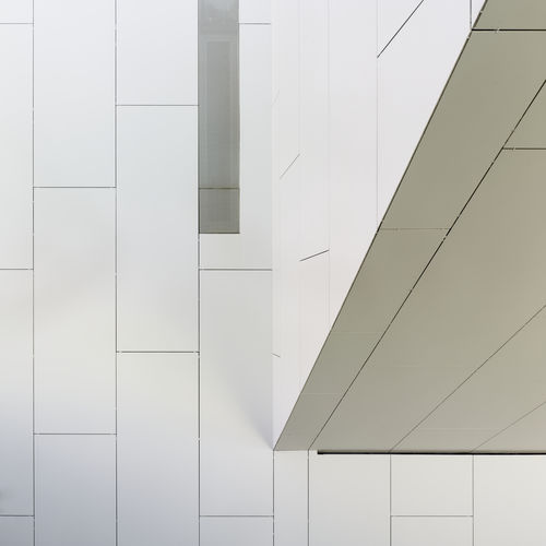 Rivestimento di facciata in fogli - TECHLAM® : BASIC NEU - Levantina - in gres porcellanato / levigato / aspetto marmo