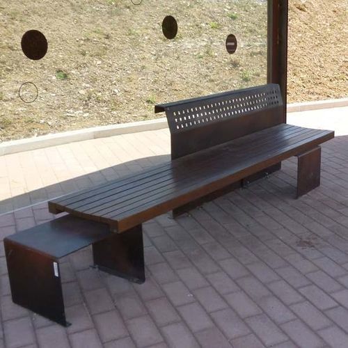 Panca per spazi pubblici contemporanea - LINEA - Euroform K. Winkler GmbH - in legno di latifoglie / in acciaio galvanizzato / in lamiera d'acciaio