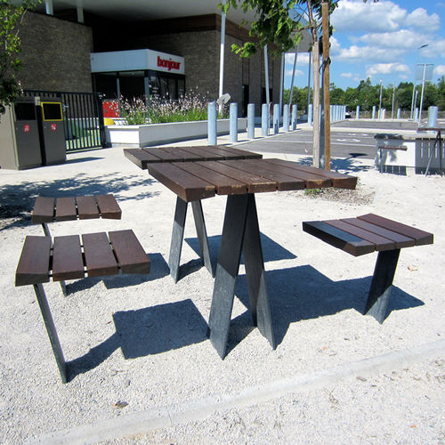 Tavolo da picnic contemporaneo - ZETA - Euroform K. Winkler GmbH - in legno / con supporto in acciaio galvanizzato / quadrato