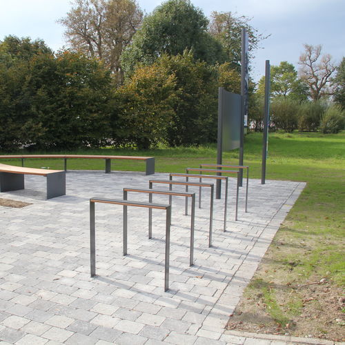 Rastrelliera per biciclette a pavimento - ARON  - Euroform K. Winkler GmbH - per spazi pubblici / in acciaio galvanizzato / in legno