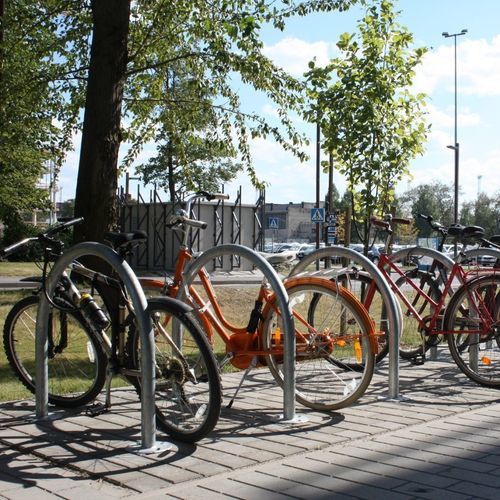 Rastrelliera per biciclette a pavimento - ARCO - Euroform K. Winkler GmbH - per spazi pubblici / in acciaio galvanizzato / professionale