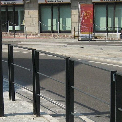 Barriera di protezione - LINEABARRIERA LIGHT  - Euroform K. Winkler GmbH - fissa / in metallo / per spazio pubblico