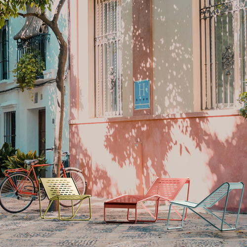 Chaise longue contemporanea - CADIRA  - Euroform K. Winkler GmbH - in lamiera forata / in acciaio galvanizzato / in lamiera d'acciaio