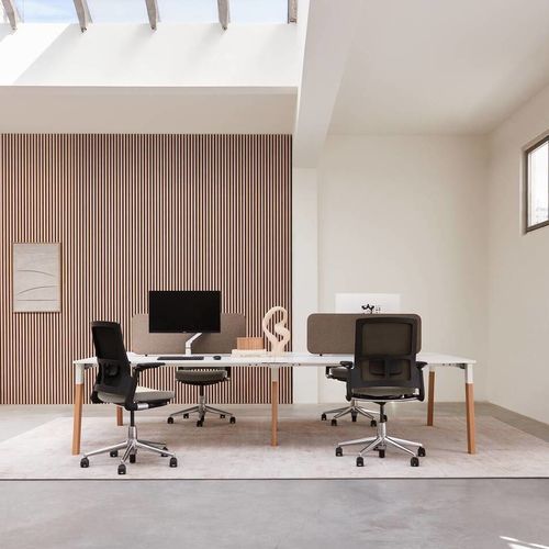 Tavolo moderno - TECHO FOUNT  - Ahrend - in frassino / in tessuto / in rovere