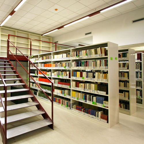 Scaffalatura mobile per biblioteca - SPAZIO - Manerba - per archivio / meccanica / in metallo
