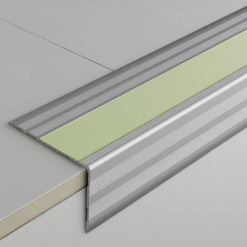 Profilo per gradini in alluminio anodizzato - NOVOPELDAÑO® LÚMINA A:65 MM. - EMAC - fotoluminescente / antiscivolo