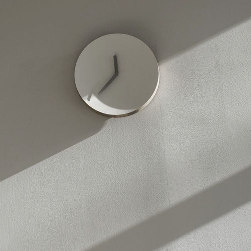 Orologio contemporaneo - LUNA - JAVORINA - a muro / analogico / in rovere