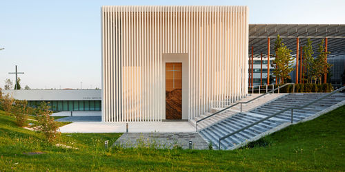 Rivestimento di facciata in pannelli - BERGAMO - Styl-Comp - in calcestruzzo / con scanalature