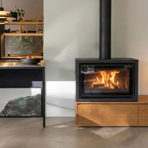 Stufa a legna - AERA - Rüegg Cheminée Schweiz AG - 7.5 kW / da appoggio / centrale