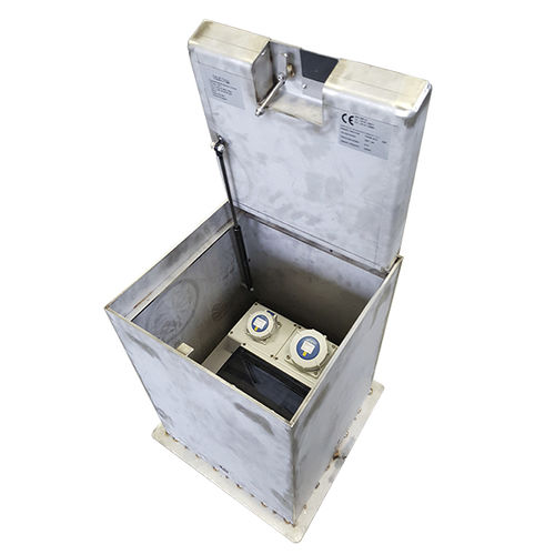 Dissuasore di distribuzione elettrica - FLOORBOX - New VMR S.r.l. - a scomparsa / in acciaio inossidabile / di distribuzione di acqua