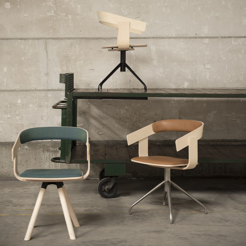 Sedia da ufficio contemporanea - BUZZIFLOAT - BuzziSpace - da interno / in tessuto / in legno compensato