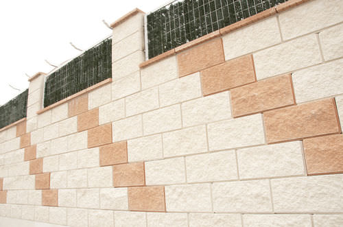 Blocco di calcestruzzo forato - AROSA - Verniprens - per muro di contenimento / facciavista