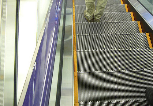 Corrimano in termoplastica - COLOURRAIL™ - EHC Global - rivestito con vernice poliuretanica / per scala mobile