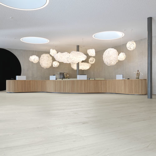 Pavimento laminato in rovere - SMOOTH - Swiss Krono / GRAND selection - aspetto legno / per uso residenziale