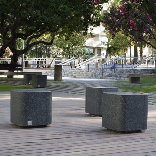 Sgabello contemporaneo - SQUARE PUFF - Breinco - in calcestruzzo / quadrato / luminoso a LED