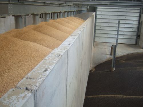 Muro in calcestruzzo - GRAIN - Thomas Armstrong - prefabbricato