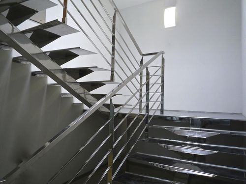 Scala a U - MANHATTAN INOX POLI - Trescalini - con gradini in acciaio inox / con struttura in acciaio inossidabile / contemporanea