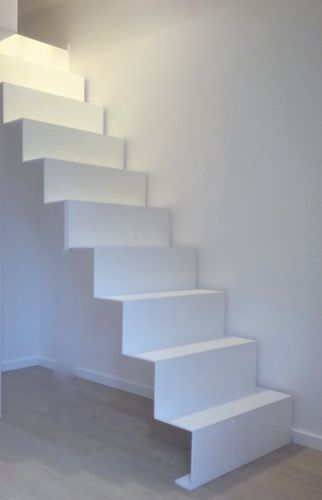 Scala dritta - WAVE ACIER LAQUE BLANC - Trescalini - con gradini in metallo / con struttura in acciaio / design