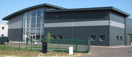 Edificio prefabbricato - SINGLE-STOREY - ASTRON - modulare / in acciaio galvanizzato / in vetro