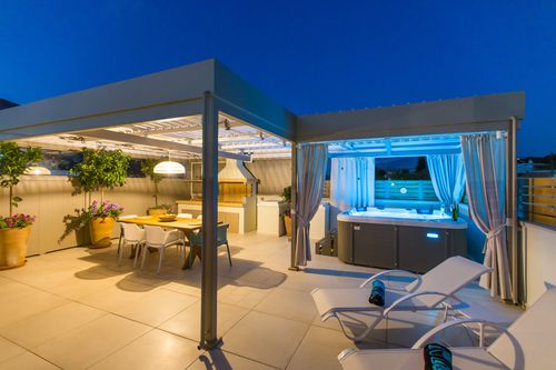 Pergola autoportante - COSPICON  SA - in alluminio / a lamelle orientabili / bioclimatica