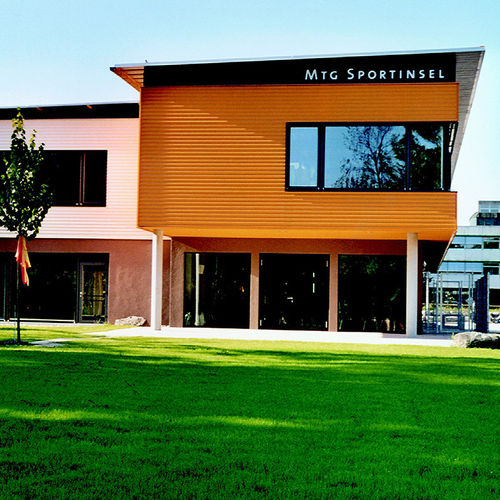 Rivestimento di facciata in lamiera grecata - MONTAFORM® DESIGN 25-13/816 - MONTANA BAUSYSTEME - in fogli / in alluminio / acciaio