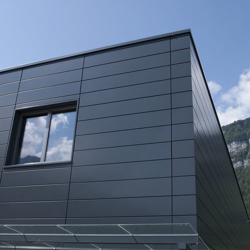 Rivestimento di facciata in pannelli - MONTALINE® ML 26/400 - MONTANA BAUSYSTEME - in alluminio / in acciaio / liscio