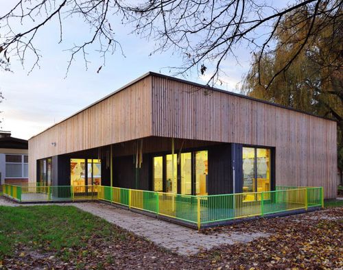 Edificio prefabbricato - JELKA - Riko Hiše - in legno massiccio / per scuola materna / per edifici pubblici