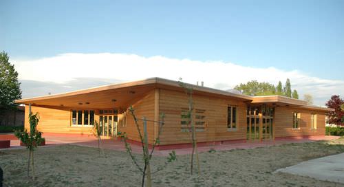 Edificio prefabbricato - STELLA - Riko Hiše - in legno massiccio / per scuola materna / contemporaneo