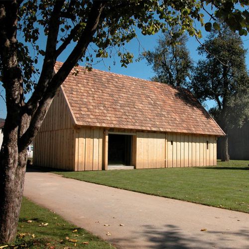 Edificio prefabbricato - ŠKARBEC - Riko Hiše - in legno massiccio / per eventi / contemporaneo