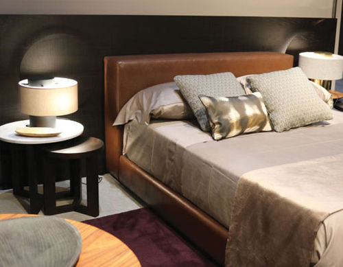 Letto matrimoniale - OMBRO - HMD Furniture - contemporaneo / con testiera in pelle / in pelle