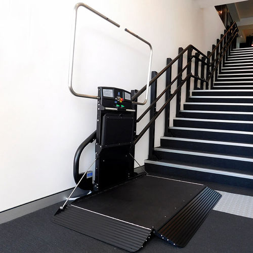 Montascale a piattaforma PMR - ARTIRA - Garaventa Lift - per edifici pubblici / per uso residenziale / inclinato