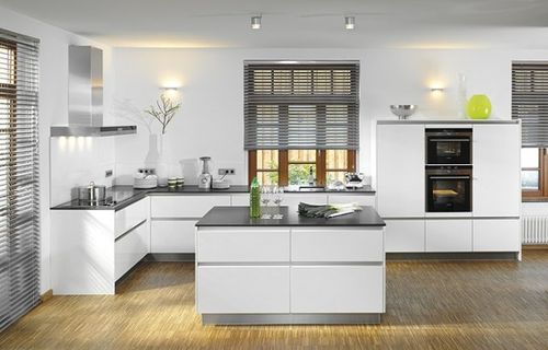Cucina contemporanea - X-CRISTAL  - Brigitte Küchen - H. Frickemeier Möbelwerk GmbH - in legno / con isola / senza maniglie