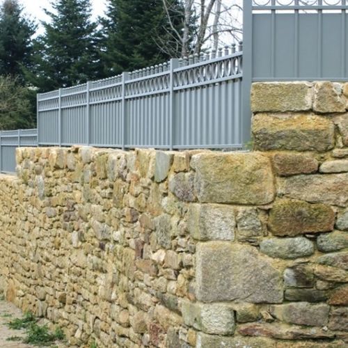 Recinzione a lamelle - PLEYBEN - Kostum - residenziale / in alluminio / traforata