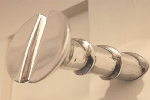 Appendiabiti a muro - BIG SCREW - Philip Watts Design - contemporaneo / in alluminio