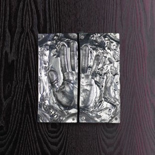 Maniglia per porta - SPLIT HANDPRINT - Philip Watts Design - in metallo / contemporanea