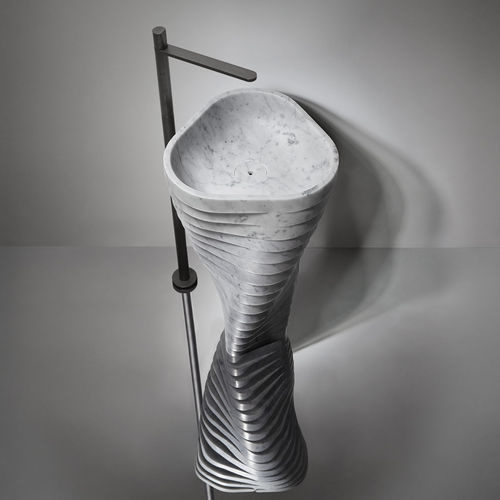 Lavabo autoportante - VORTICE - ANTONIO LUPI - in marmo di Carrara / scultura / contemporaneo