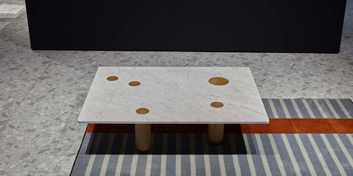 Tavolino basso contemporaneo - SOTTOSOPRA - ANTONIO LUPI - in rovere / con supporto in legno / rettangolare