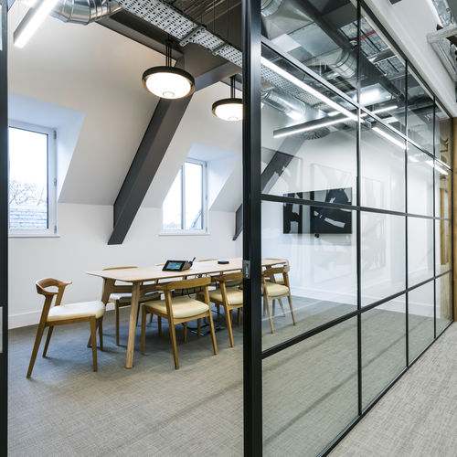 Parete smontabile - Linear &ndash; Banded - Apton Partitioning Limited - a vetrina / a doppi vetri / in alluminio