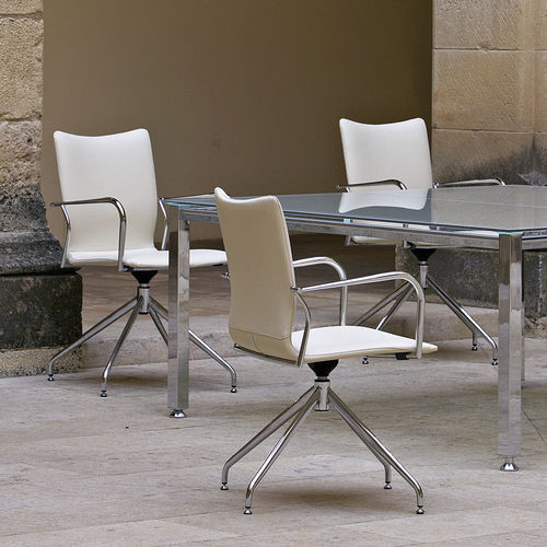 Sedia da ufficio contemporanea - IKARA - Actiu - da interno / in plastica / in legno