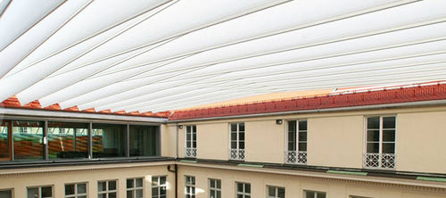Membrana architettonica in Tenara® - HVB BANK - SEFAR - per tensostrutture retrattili