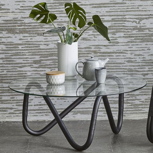 Tavolino basso contemporaneo - WAVE : 7042 - Cane-line A/S - in rattan / in vetro / triangolare