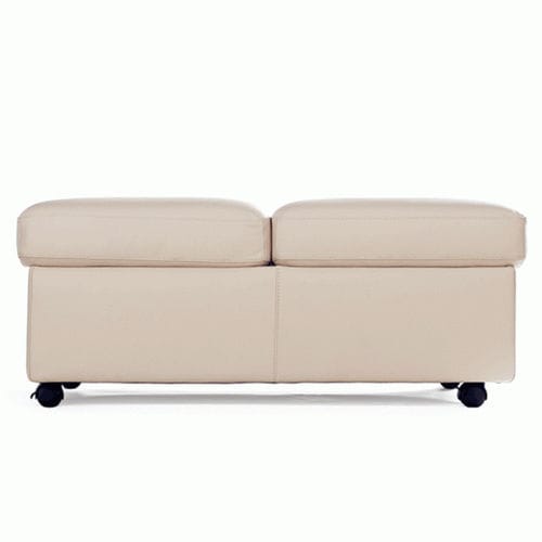 Divanetto imbottito contemporaneo - Ekornes - in pelle / con rotelle / beige