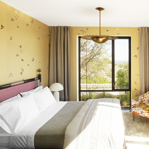 Carta da parati classica - BUTTERFLIES - DE GOURNAY - con animali / aspetto tessuto / gialla