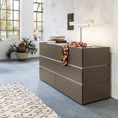 Cassettone contemporaneo - MAVERIK - Morassutti Arredamenti - in legno laccato / non specificato / marrone