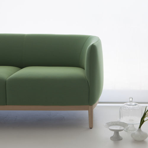Divano contemporaneo - CAPE 802 - TEKHNE S.r.l. - in tessuto / in pelle / in legno