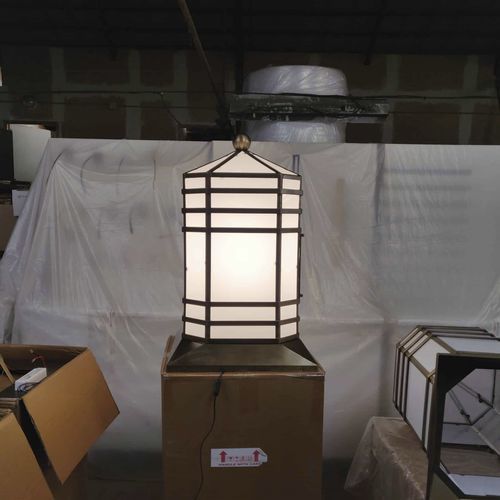Lanterna su misura - TEKNI-LED - contemporanea / in metallo / da pavimento