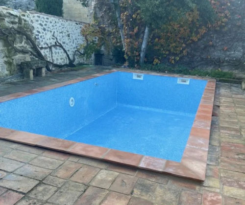 Bordo di piscina in calcestruzzo - ANDUZE - ROUVIERE - curvo